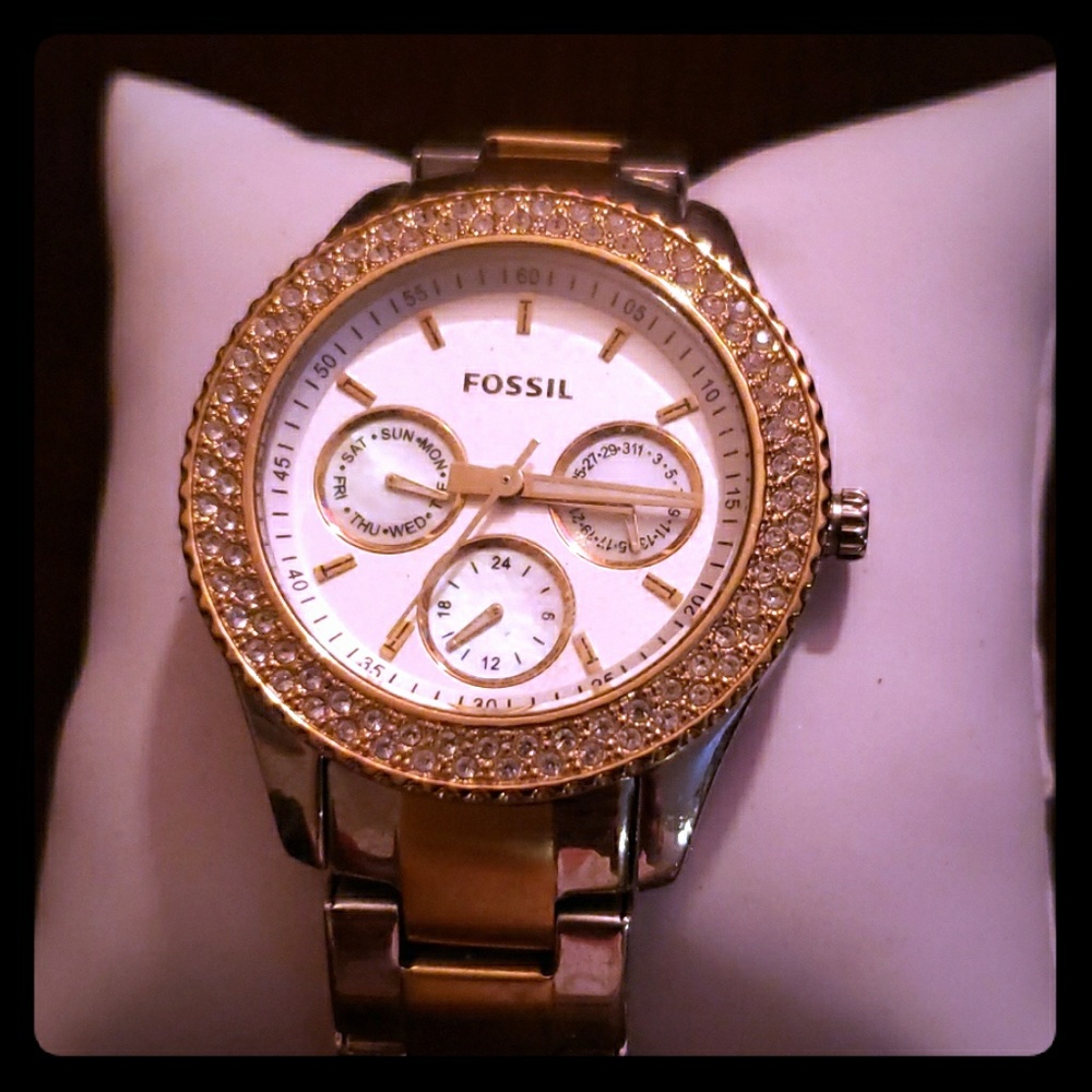 Woman's Fossil Watch ⌚